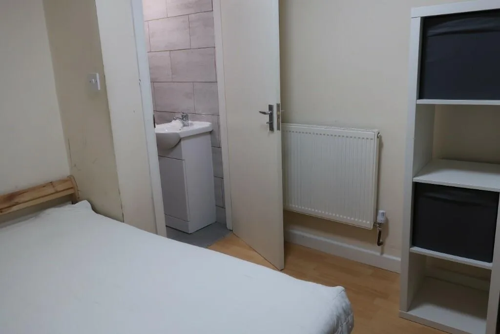 5 bedroom terraced house for rent