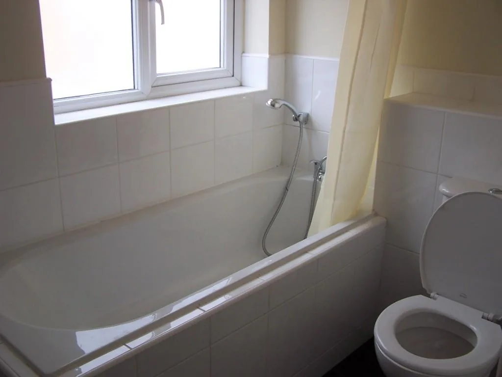 5 bedroom terraced house for rent