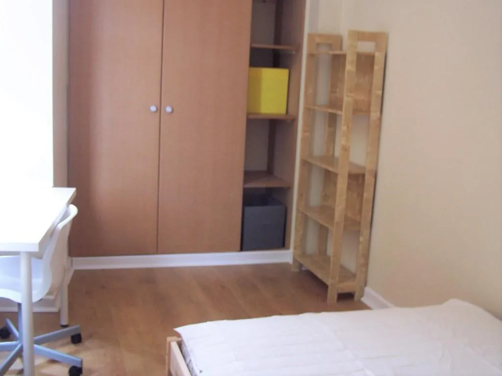 5 bedroom terraced house for rent