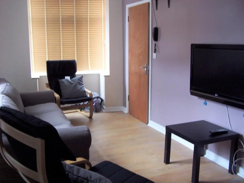 5 bedroom terraced house for rent