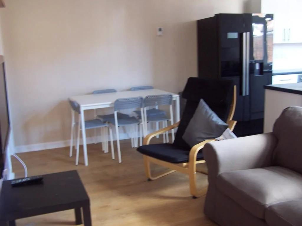 5 bedroom terraced house for rent