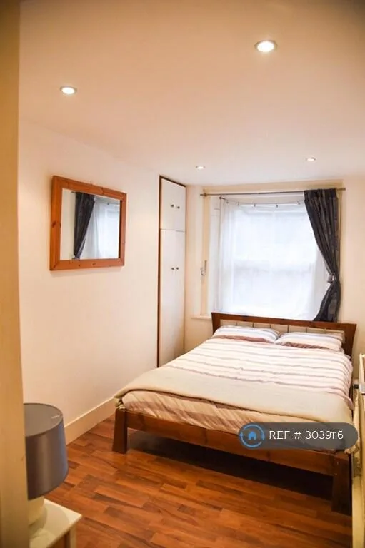 2 bedroom end of terrace house for rent