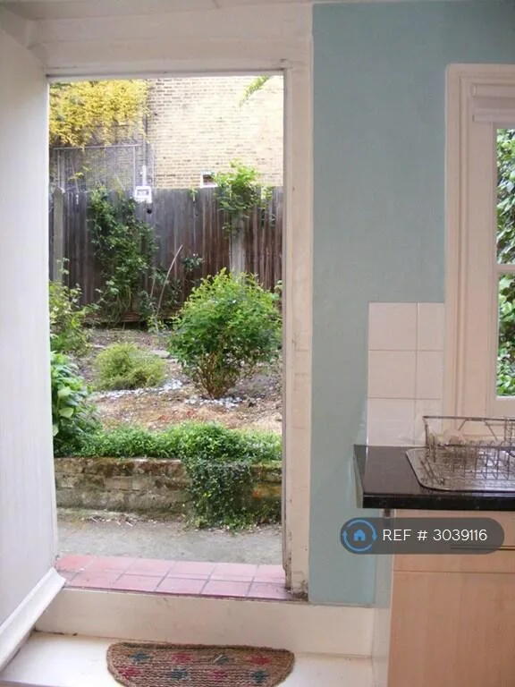 2 bedroom end of terrace house for rent