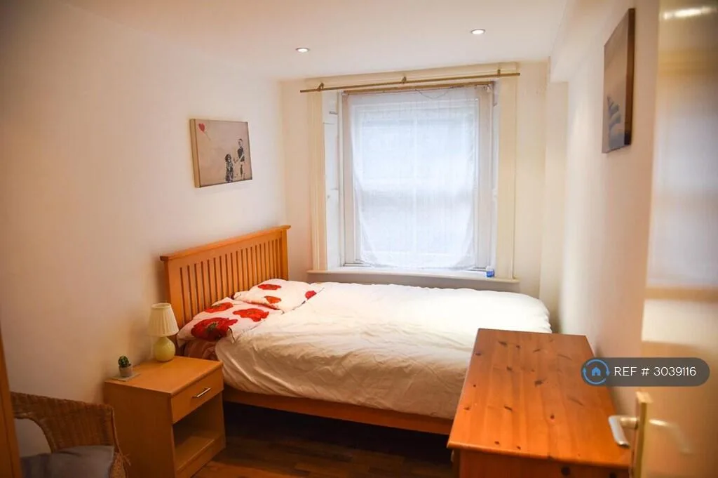 2 bedroom end of terrace house for rent