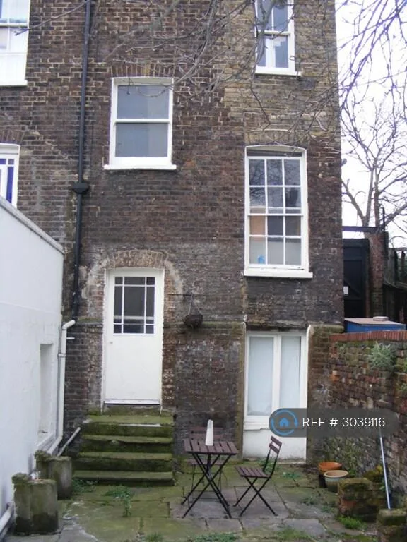 2 bedroom end of terrace house for rent