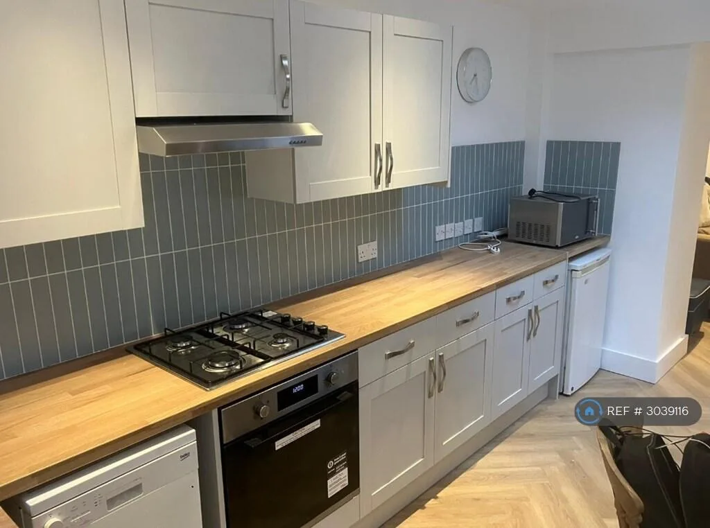 2 bedroom end of terrace house for rent