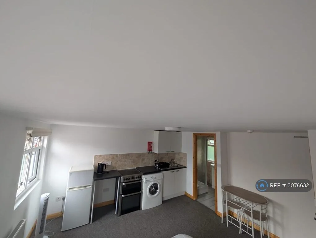 Studio flat for rent