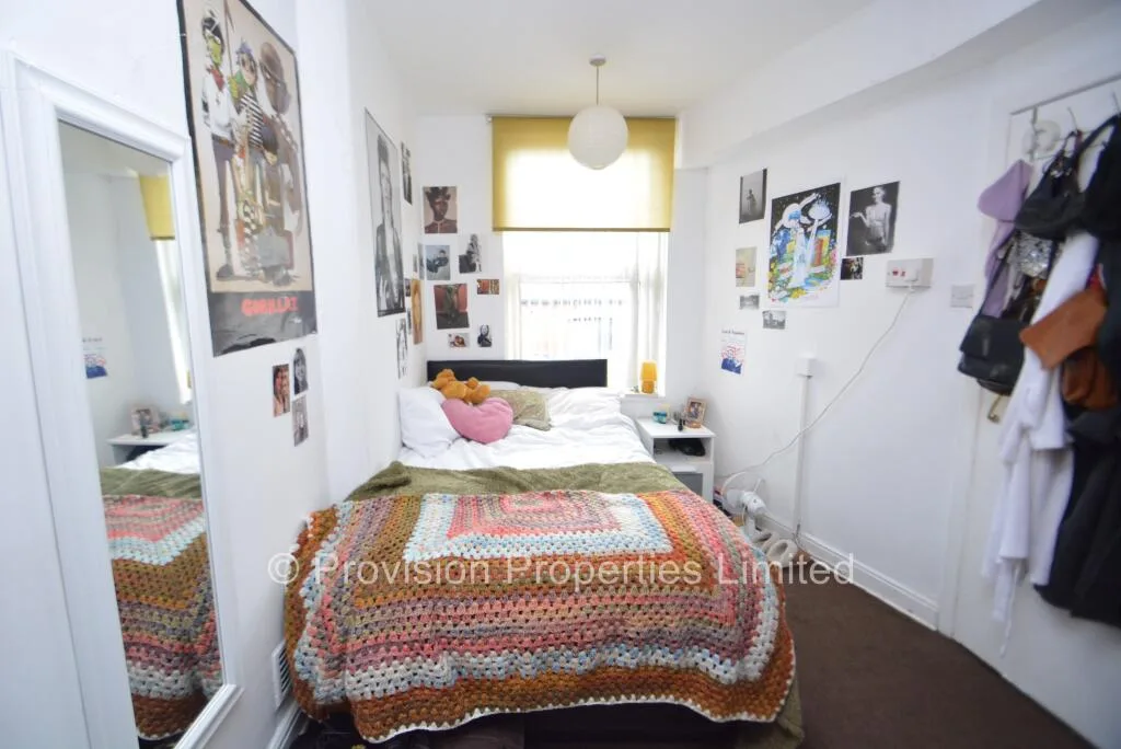 5 bedroom terraced house for rent