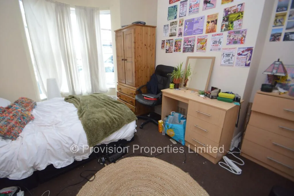 5 bedroom terraced house for rent