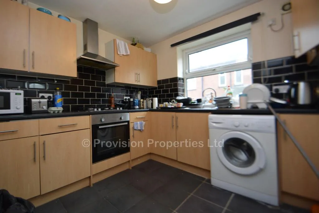 5 bedroom terraced house for rent