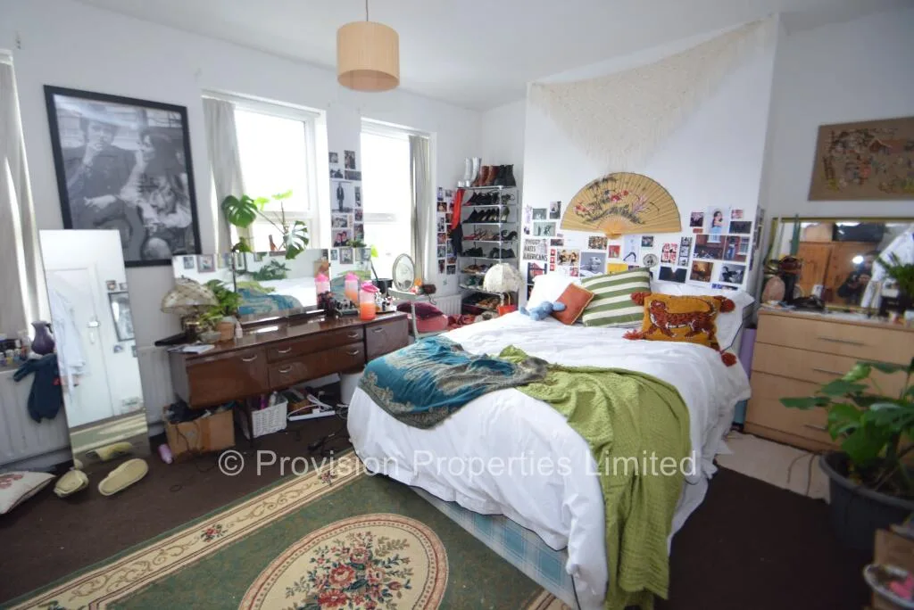 5 bedroom terraced house for rent