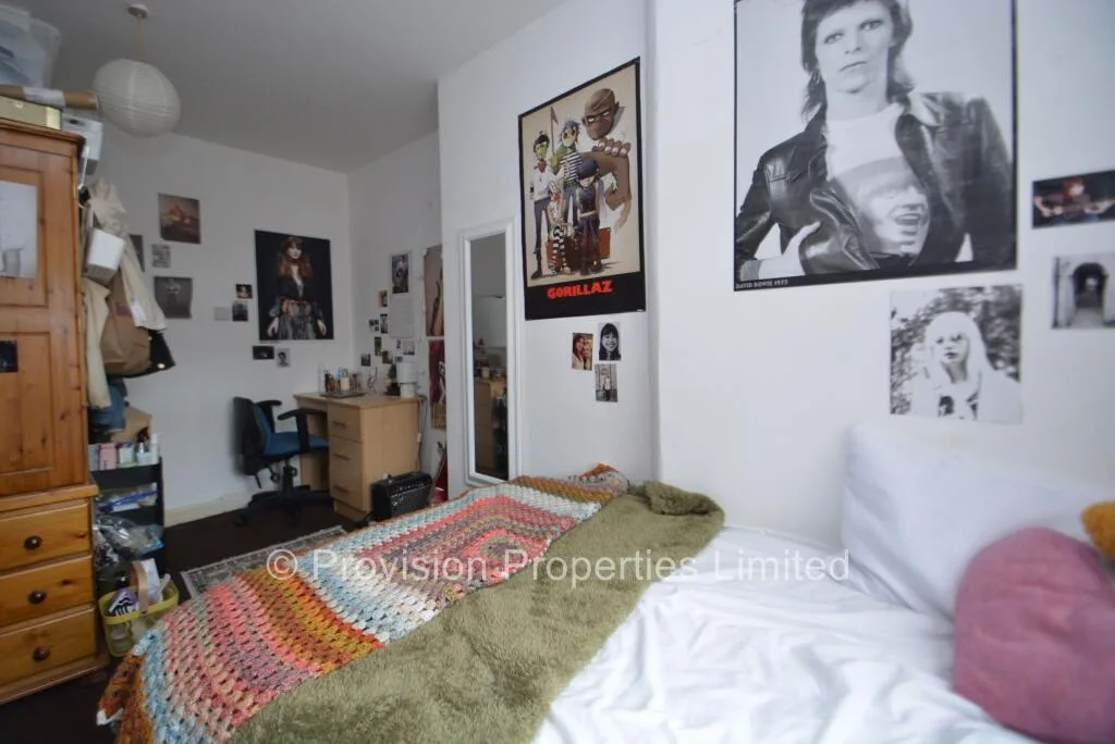 5 bedroom terraced house for rent