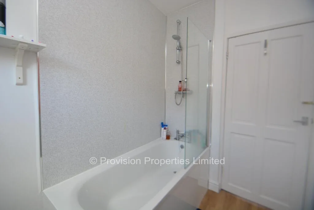 6 bedroom terraced house for rent