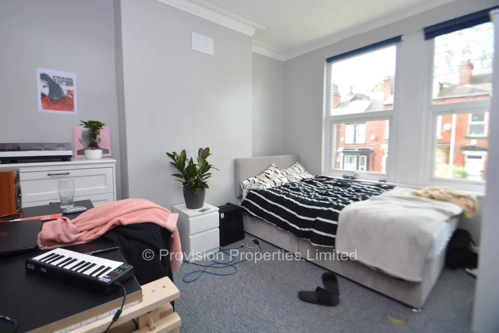 6 bedroom terraced house for rent