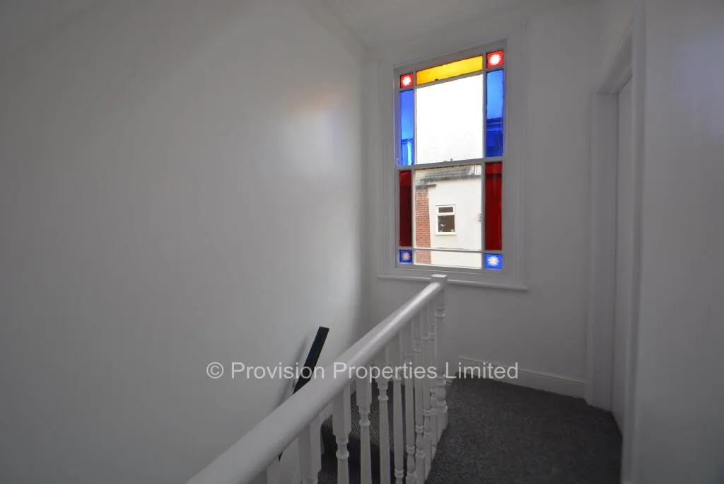 6 bedroom terraced house for rent