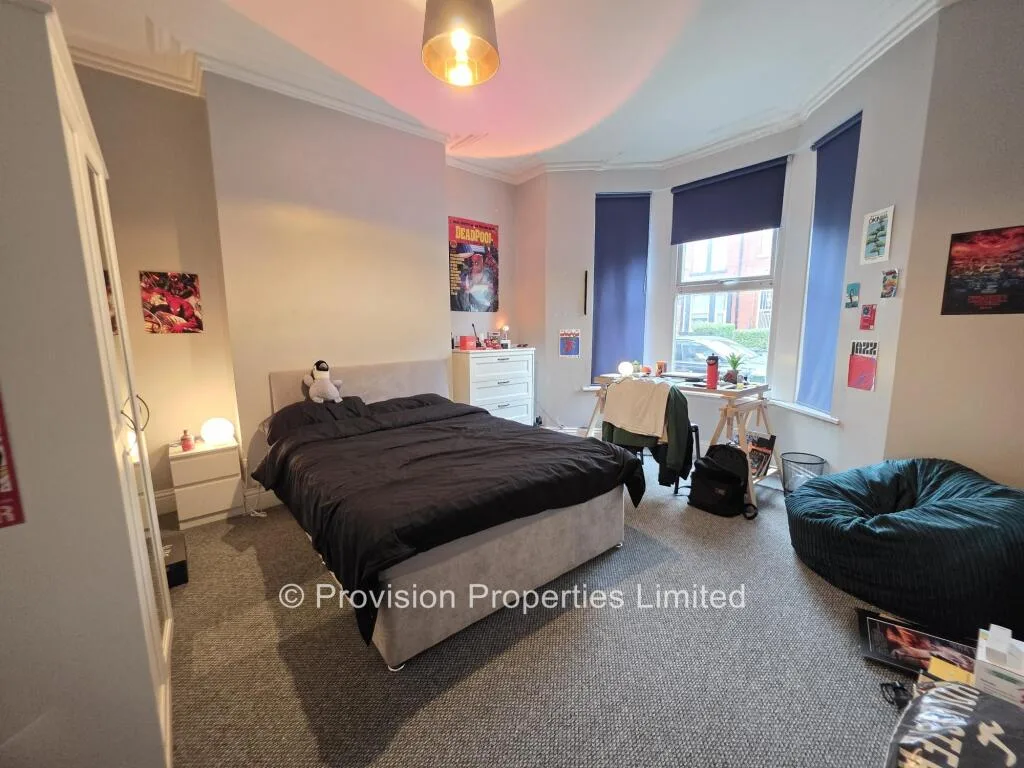 6 bedroom terraced house for rent