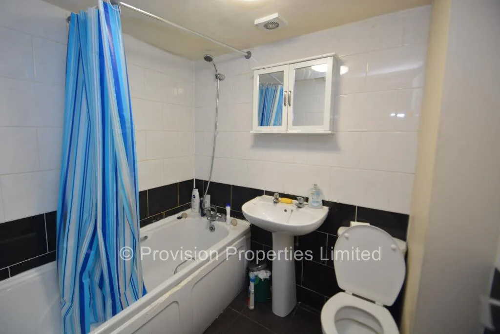 9 bedroom terraced house for rent