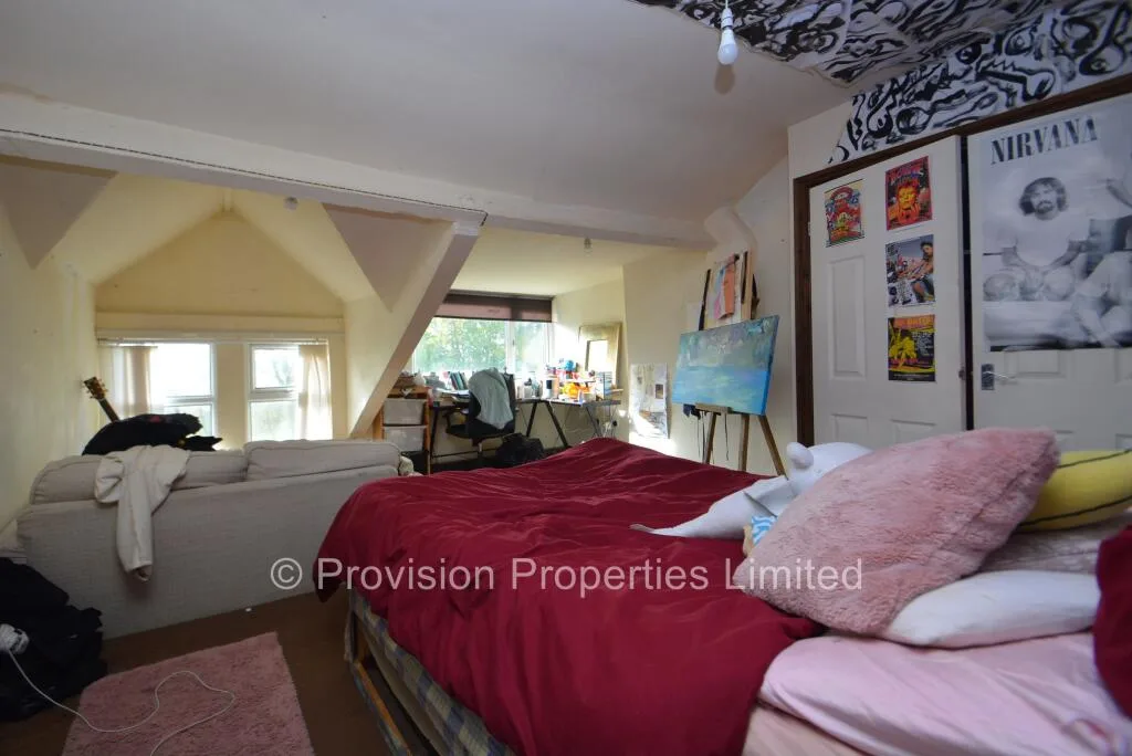9 bedroom terraced house for rent