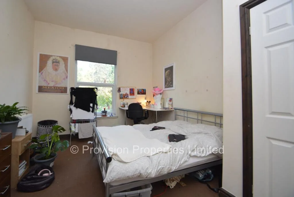 9 bedroom terraced house for rent