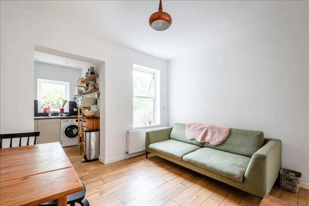 2 bedroom house for rent
