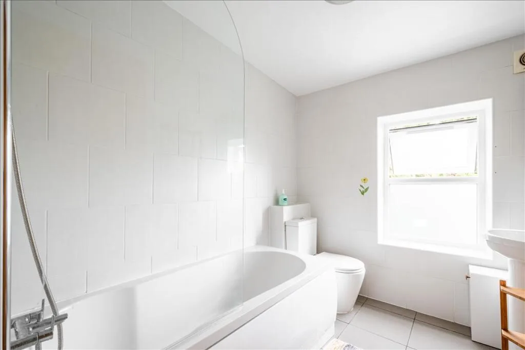 2 bedroom house for rent