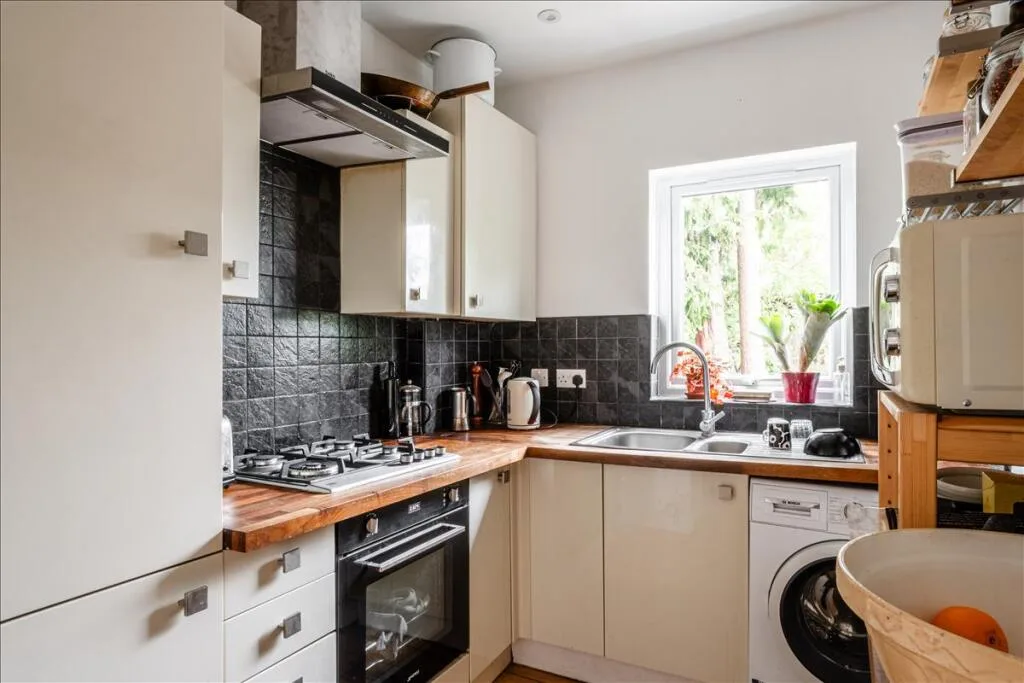 2 bedroom house for rent