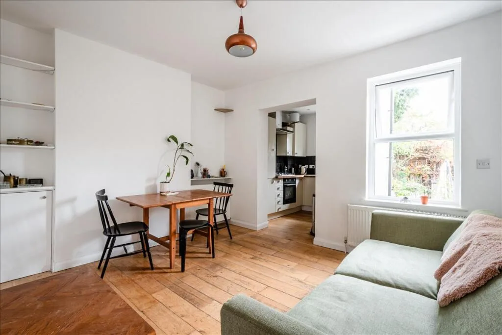 2 bedroom house for rent