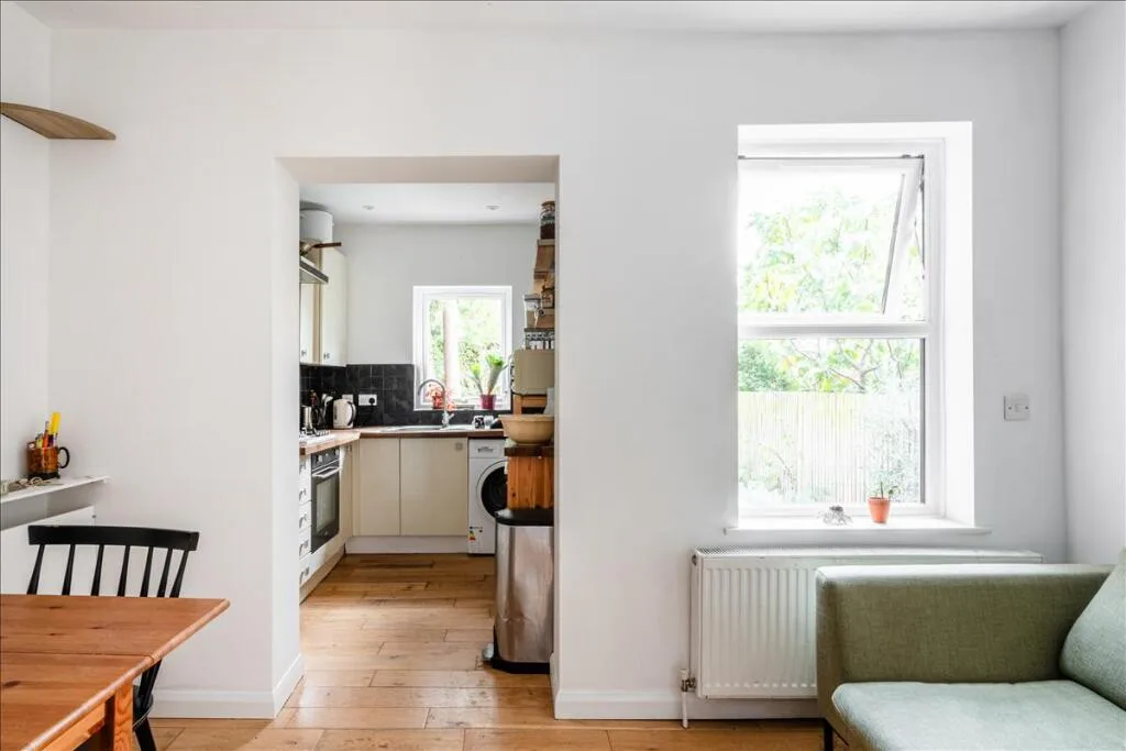2 bedroom house for rent