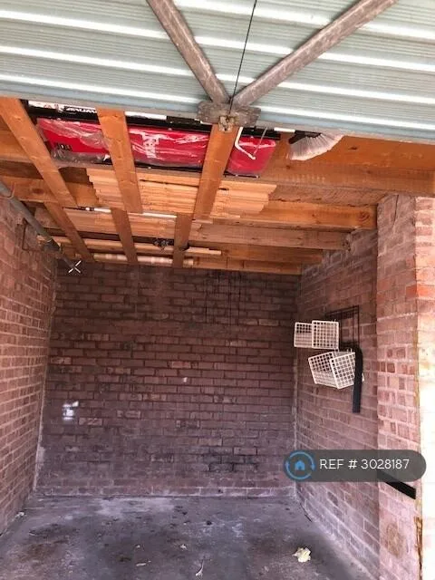 3 bedroom end of terrace house for rent