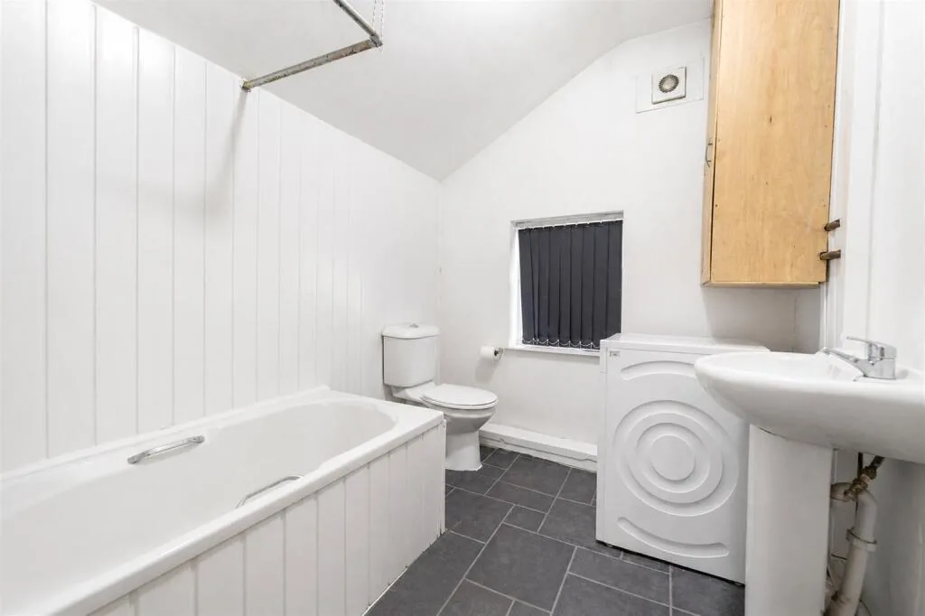 6 bedroom house for rent