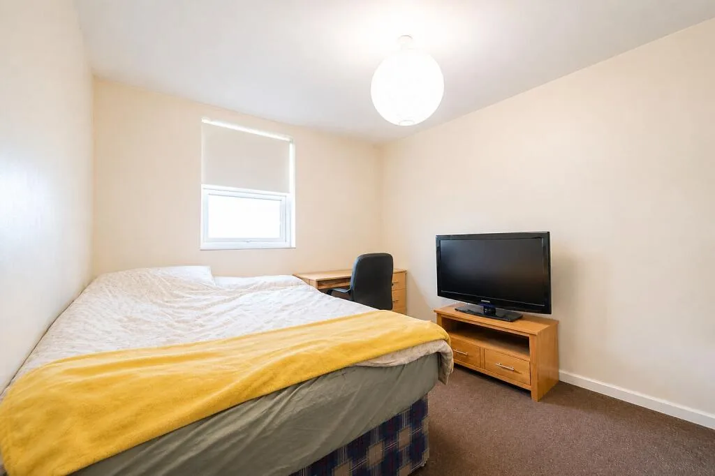 6 bedroom house for rent