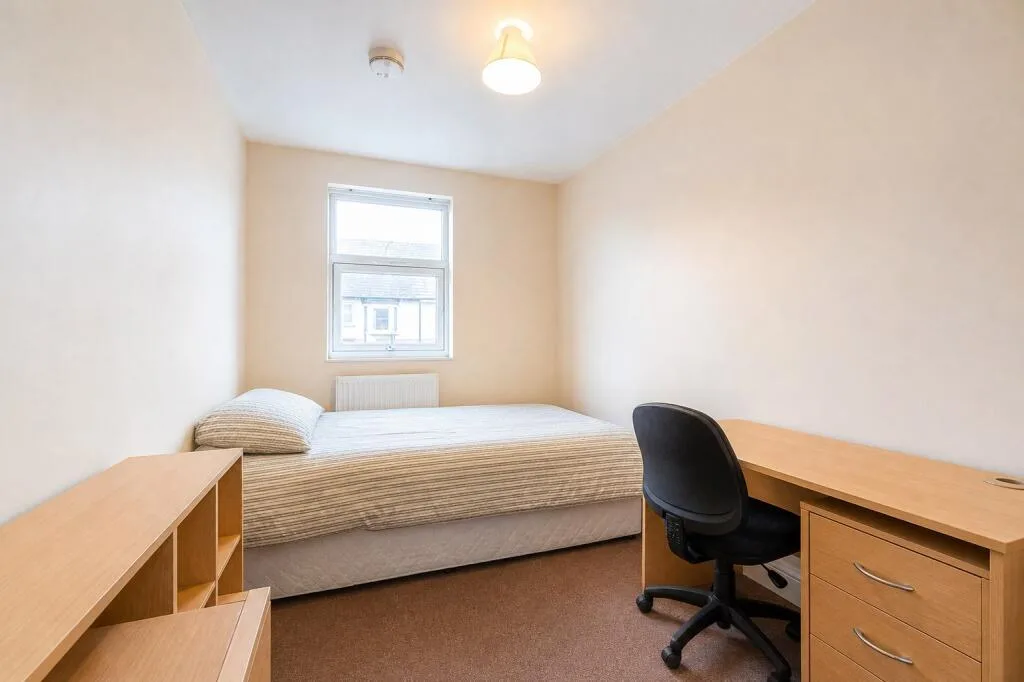6 bedroom house for rent