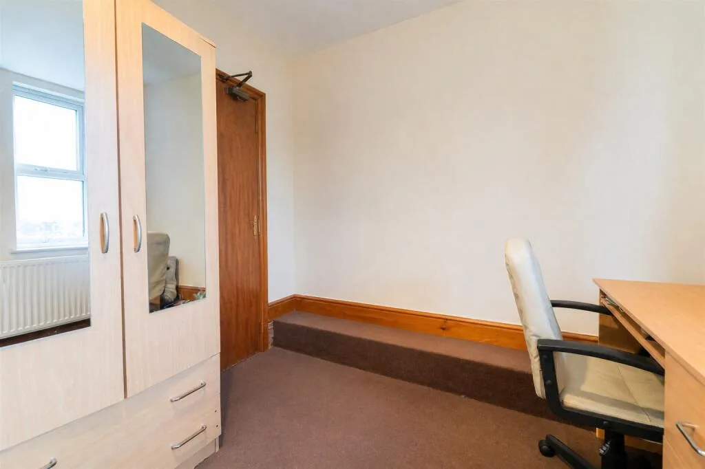 6 bedroom house for rent