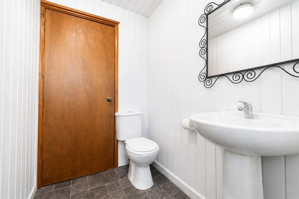 6 bedroom house for rent