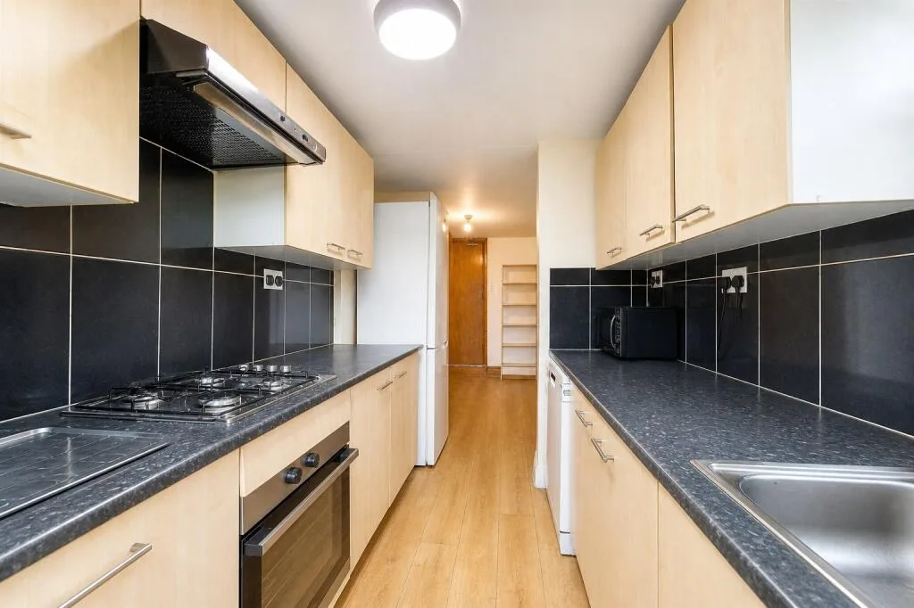 6 bedroom house for rent