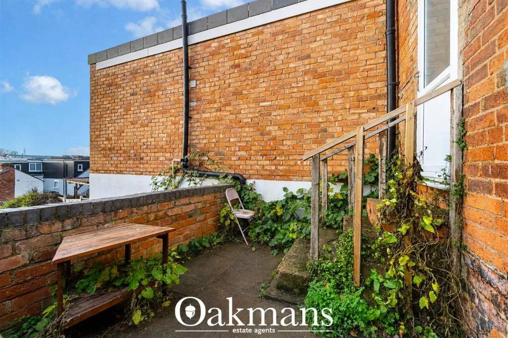 6 bedroom house for rent