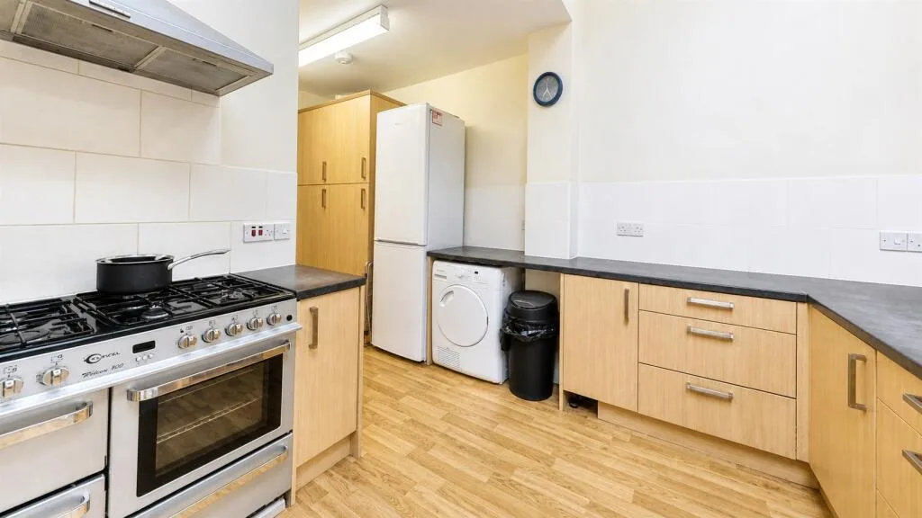 5 bedroom house for rent