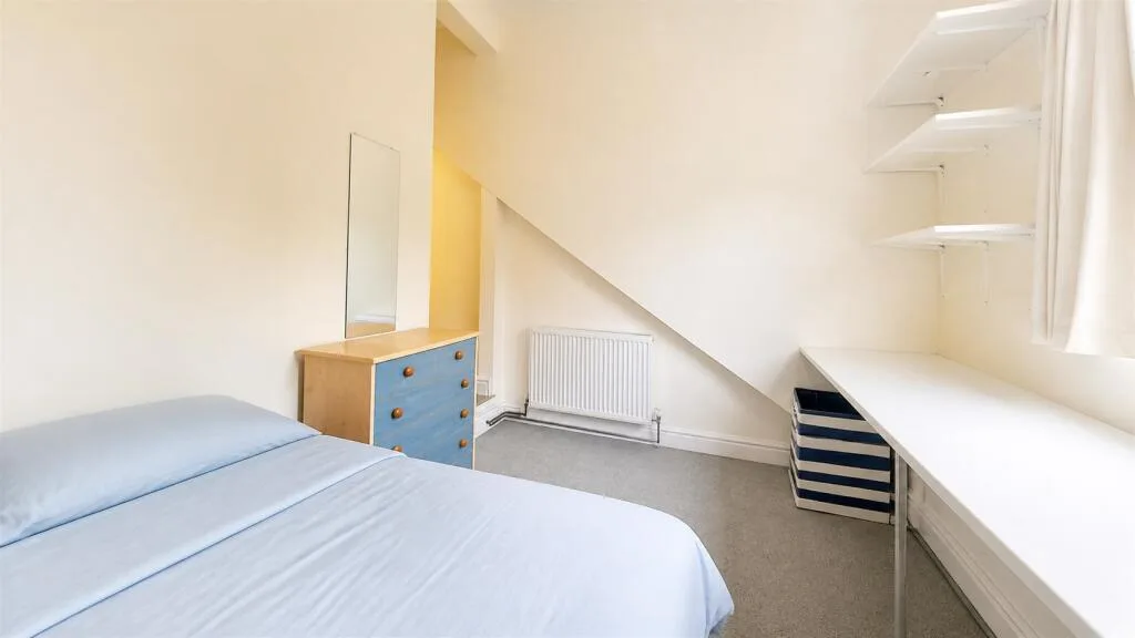 5 bedroom house for rent