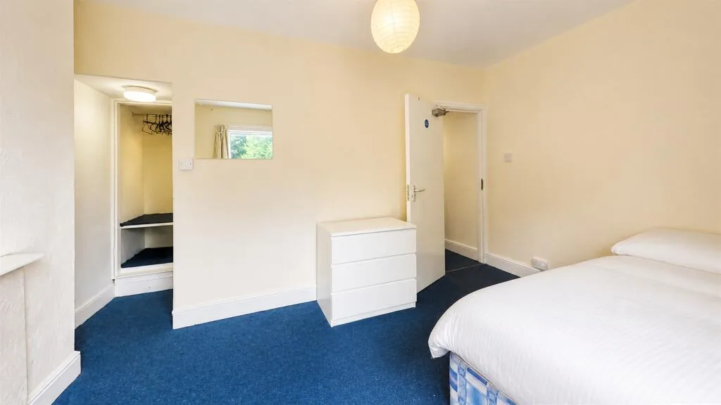 5 bedroom house for rent