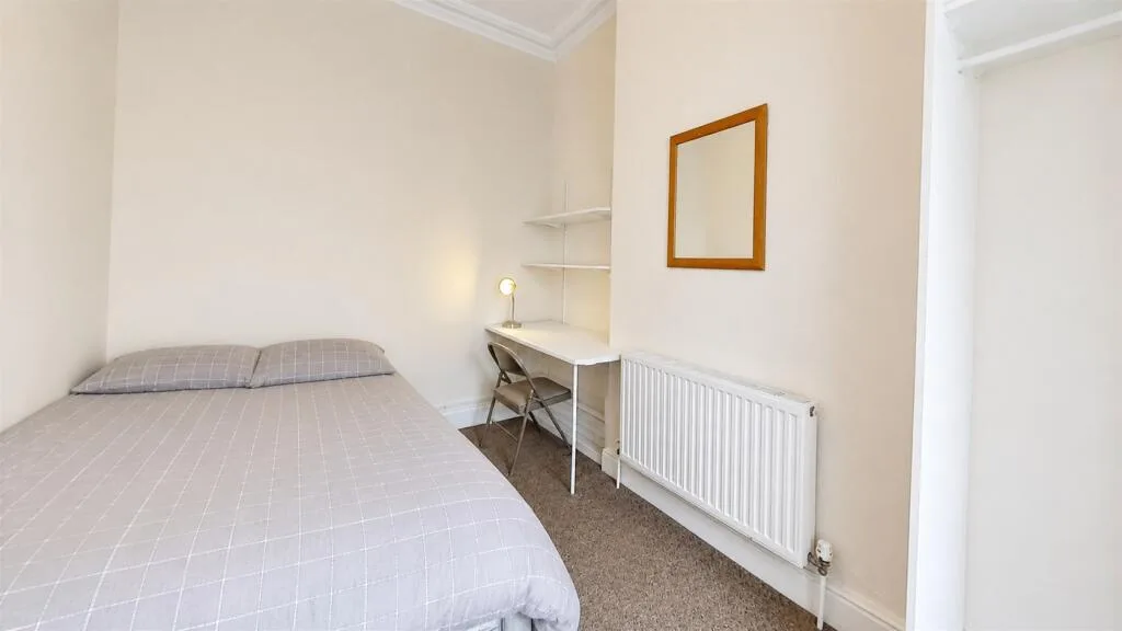 5 bedroom house for rent