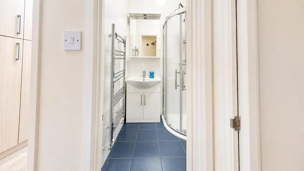 5 bedroom house for rent