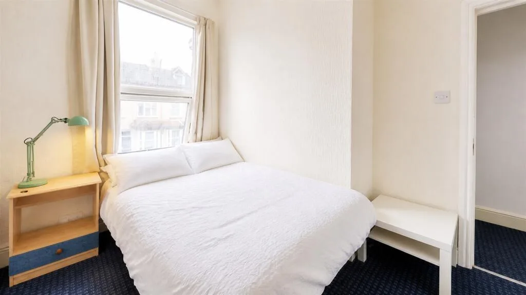 5 bedroom house for rent