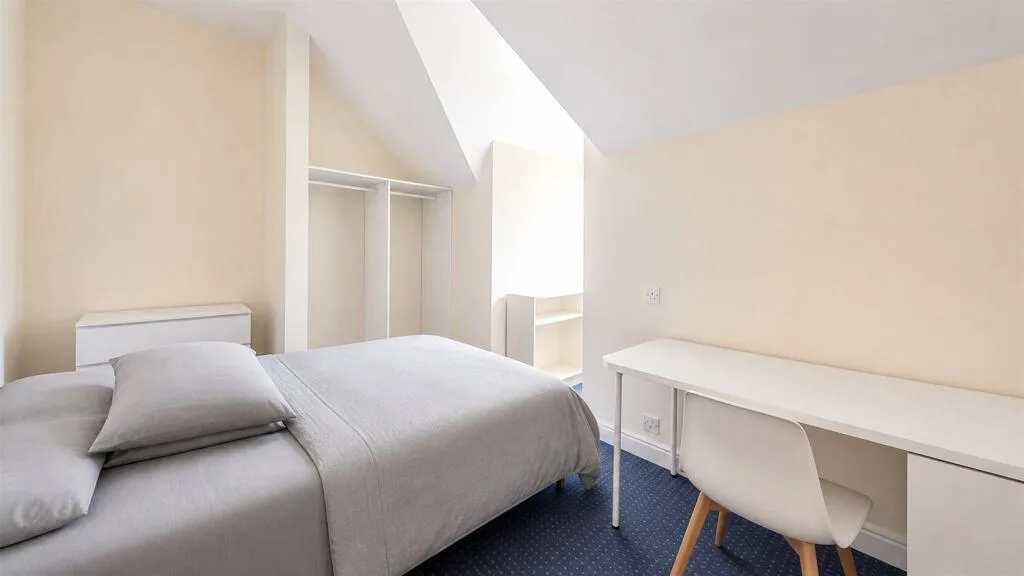 5 bedroom house for rent