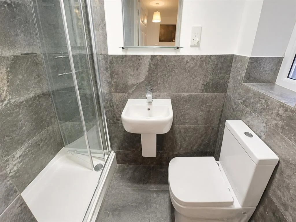 6 bedroom house for rent