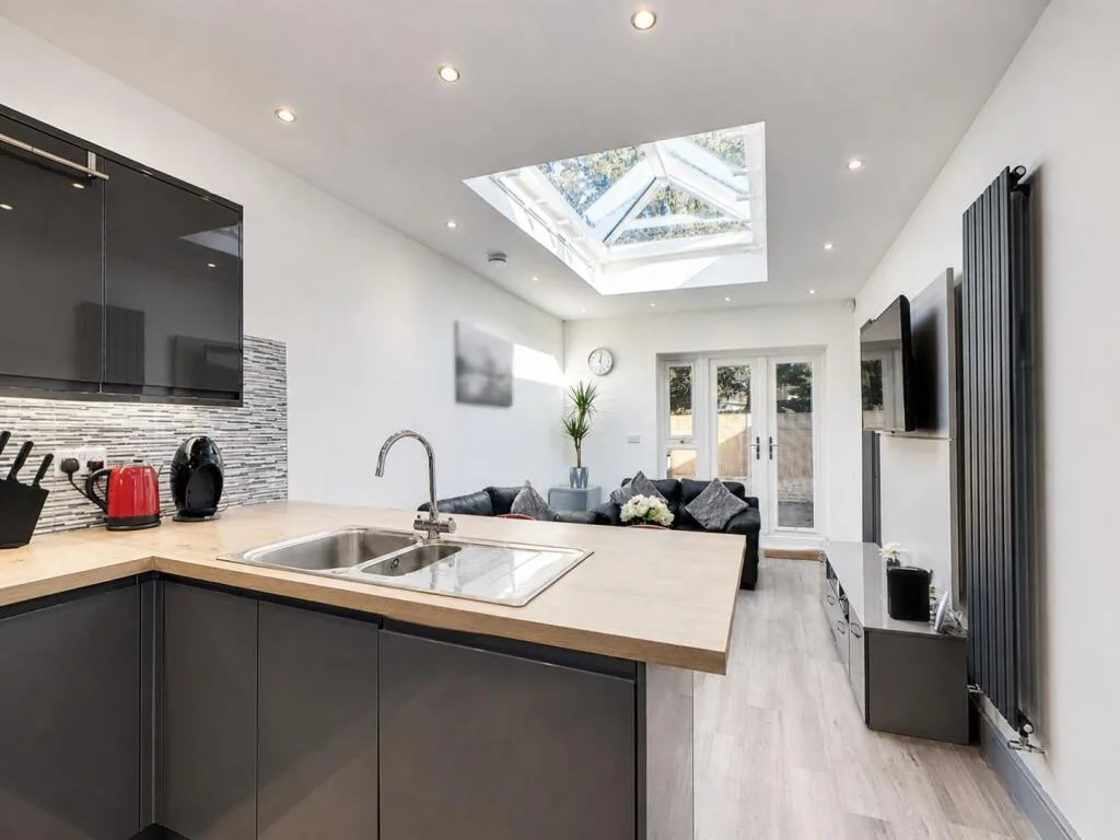 6 bedroom house for rent