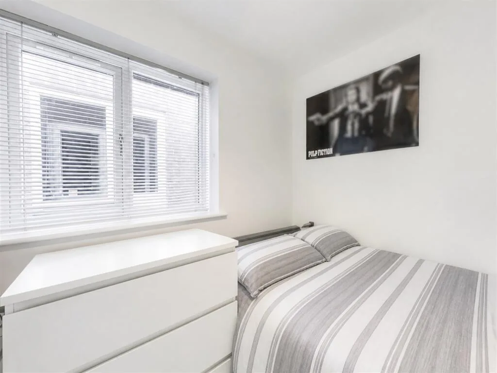 6 bedroom house for rent
