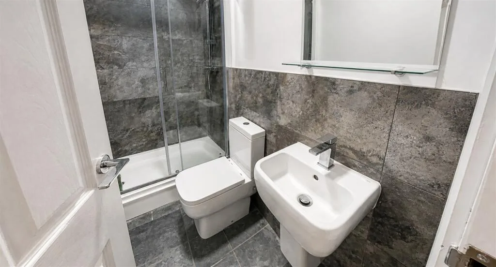 6 bedroom house for rent