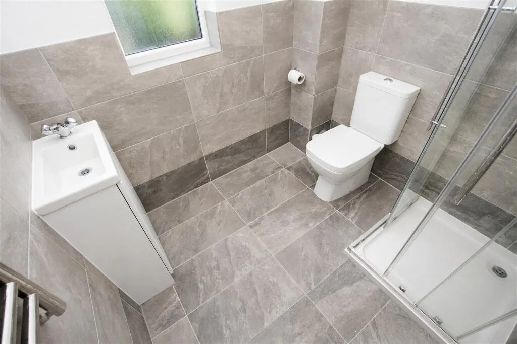 6 bedroom house for rent