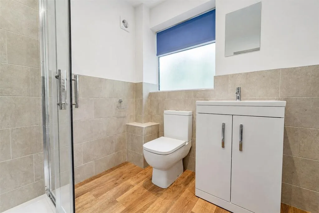 6 bedroom house for rent