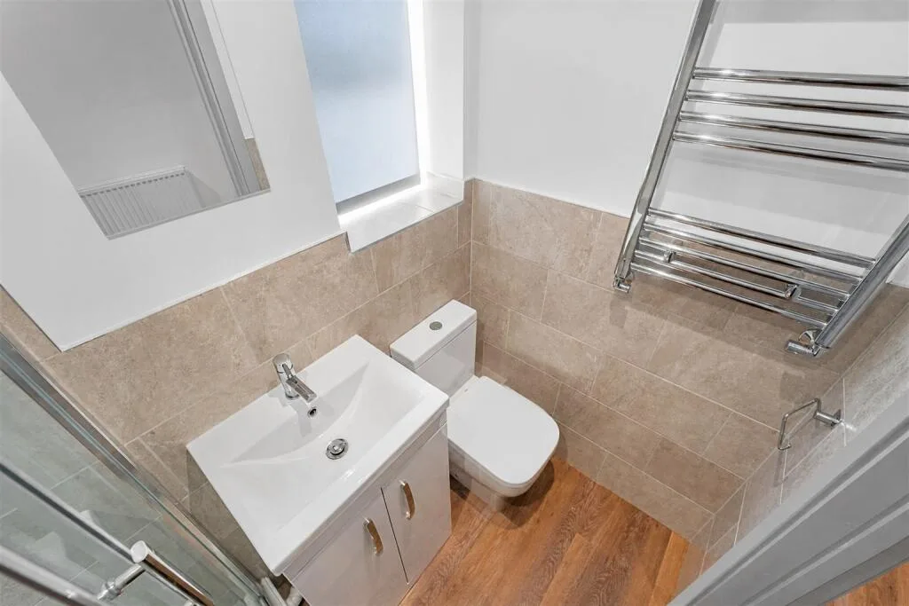 6 bedroom house for rent
